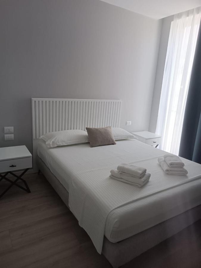 Dukes Albania Hotel Radhime Exterior photo