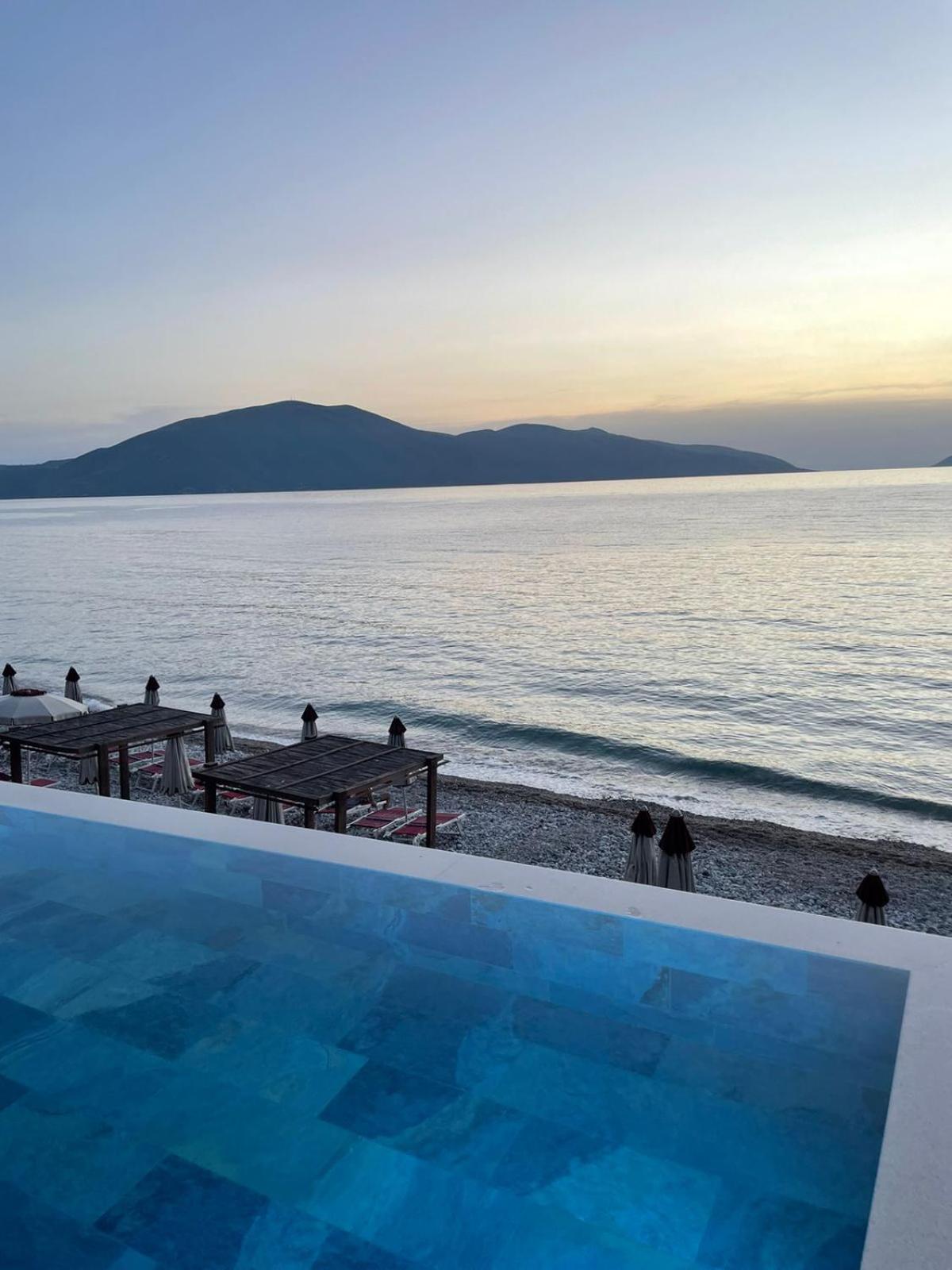 Dukes Albania Hotel Radhime Exterior photo