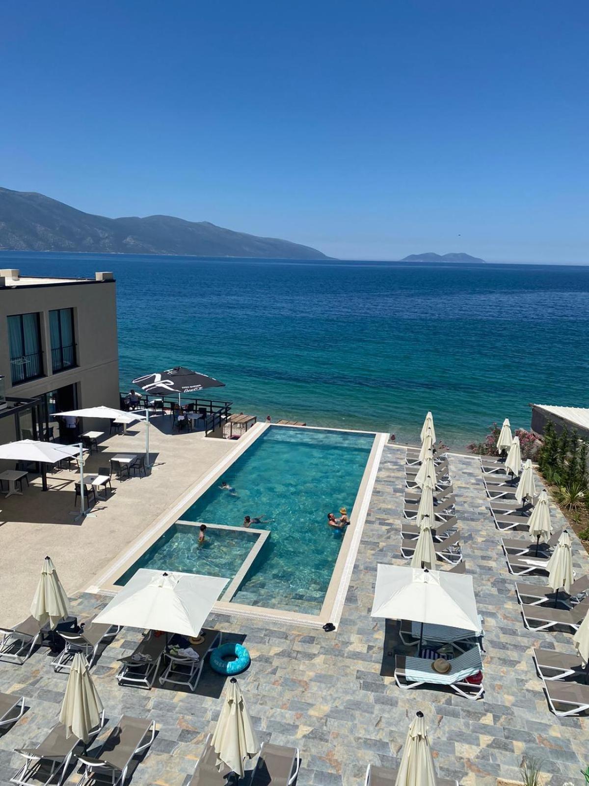 Dukes Albania Hotel Radhime Exterior photo
